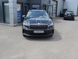 Schwarzmagic perleffekt Gebraucht 2022 Skoda Enyaq iV SUV | 31.900 € (Teuer)