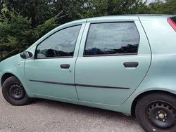 Grün Gebraucht 2002 Fiat Punto Kleinwagen | 1.100 € (Fairer Preis)
