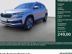 Brilliantsilber metallic met. brilliantsilber metallic met. Gebraucht 2023 Skoda Karoq Style SUV | 28.422 € (Guter Preis)
