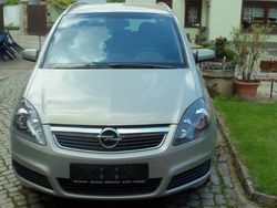 Silber metallic Gebraucht 2006 Opel Zafira Van / Kleinbus | 9.900 €