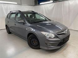 Silber Gebraucht 2011 Hyundai i30 Classic Kombi | 1.000 €