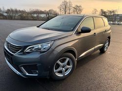 Grau Gebraucht 2018 Peugeot 5008 SUV | 10.500 € (Teuer)