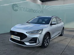 Silber Gebraucht 2023 Ford Focus ST-Line Kombi | 19.699 € (Guter Preis)