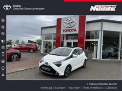 Pianosaweiß Gebraucht 2018 Toyota Aygo x-sky Kleinwagen | 10.950 € (Etwas zu teuer)
