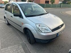 Silber Gebraucht 2003 Ford Fiesta Limousine | 1.150 € (Fairer Preis)