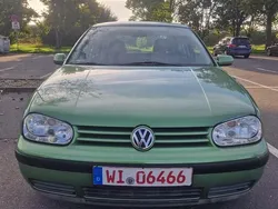 Grün Gebraucht 1998 VW Golf IV Kleinwagen | 1.600 €