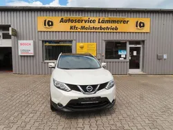 Weiß Gebraucht 2016 Nissan Qashqai N-Connecta SUV | 13.490 € (Guter Preis)