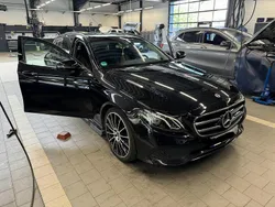 Schwarz Gebraucht 2017 Mercedes E220 Avantgarde Kombi | 29.999 €