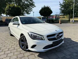 Weiß Gebraucht 2018 Mercedes CLA200 Shooting Brake Urban Kombi | 17.499 € (Guter Preis)