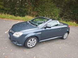 Blau Gebraucht 2007 Opel Tigra Cosmo Cabrio | 3.400 € (Teuer)