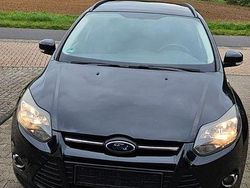 Schwarz Gebraucht 2015 Ford Focus Kombi | 4.899 € (Guter Preis)