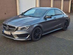 Grau Gebraucht 2016 Mercedes CLA180 AMG line Limousine | 13.600 € (Fairer Preis)