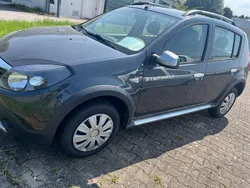 Grau Gebraucht 2011 Dacia Sandero Stepway Kleinwagen | 4.499 € (Fairer Preis)