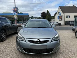Silber Gebraucht 2012 Opel Astra Kombi | 3.500 € (Guter Preis)