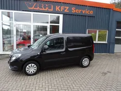 Schwarz Gebraucht 2016 Mercedes Citan 111 Van / Kleinbus | 8.990 € (Guter Preis)