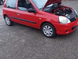 Rot Gebraucht 2009 Renault Clio II Campus Limousine | 2.950 € (Fairer Preis)