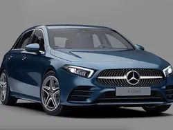 Blau Gebraucht 2022 Mercedes A180 AMG line Limousine | 26.480 € (Guter Preis)