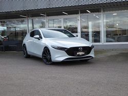 Weiß Gebraucht 2023 Mazda 3 Exclusive Limousine | 24.990 € (Fairer Preis)