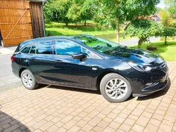 Schwarz Gebraucht 2019 Opel Astra Kombi | 12.900 €