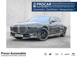 Grau Gebraucht 2024 BMW 750e Limousine | 94.480 € (Superpreis)