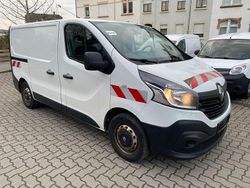 Weiß Gebraucht 2018 Renault Trafic Komfort Van / Kleinbus | 7.590 € (Superpreis)