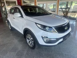 Weiß Gebraucht 2016 Kia Sportage Spirit SUV | 13.780 € (Fairer Preis)