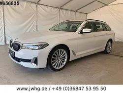 White metallic Gebraucht 2021 BMW 530 Luxury Line Kombi | 30.990 € (Guter Preis)