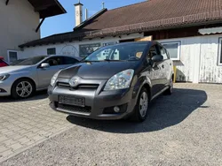 Grey metallic Gebraucht 2008 Toyota Corolla Verso Sol Van / Kleinbus | 6.999 € (Etwas zu teuer)