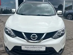 Weiß Gebraucht 2017 Nissan Qashqai N-Connecta SUV | 11.980 € (Fairer Preis)