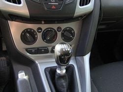 Weiß Gebraucht 2013 Ford Focus Ambiente Kombi | 3.575 € (Guter Preis)