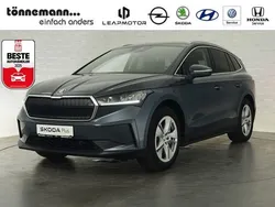 Grau Gebraucht 2021 Skoda Enyaq iV SUV | 30.824 € (Guter Preis)