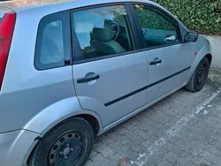 Silber Gebraucht 2004 Ford Fiesta Kleinwagen | 920 € (Superpreis)