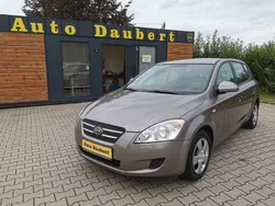 Beige Gebraucht 2009 Kia Ceed Limousine | 5.500 € (Etwas zu teuer)