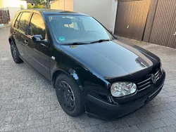 Schwarz Gebraucht 2001 VW Golf IV Kleinwagen | 800 € (Fairer Preis)