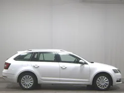 Candy weiss Gebraucht 2019 Skoda Octavia Style Kombi | 9.990 € (Superpreis)