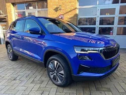 Blau Gebraucht 2022 Skoda Karoq Tour SUV | 22.990 € (Fairer Preis)