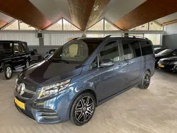 Blau Gebraucht 2023 Mercedes V300 AMG Van / Kleinbus | 58.900 € (Superpreis)