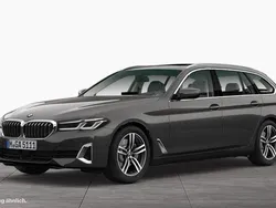 Grau Gebraucht 2022 BMW 530 Kombi | 50.990 €