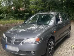 Grau Gebraucht 2004 Nissan Almera Kleinwagen | 2.300 € (Etwas zu teuer)