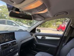 Weiß Gebraucht 2009 Mercedes C200 Limousine | 7.500 € (Fairer Preis)