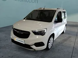Weiß Gebraucht 2021 Opel Combo Ultimate Van / Kleinbus | 25.700 € (Etwas zu teuer)