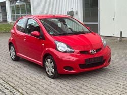 Rot Gebraucht 2011 Toyota Aygo Kleinwagen | 2.499 € (Guter Preis)