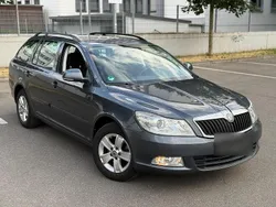 Grau Gebraucht 2010 Skoda Octavia Kombi | 4.699 € (Fairer Preis)