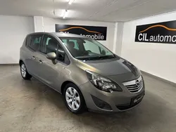 Braun Gebraucht 2010 Opel Meriva Innovation Van / Kleinbus | 4.990 € (Fairer Preis)