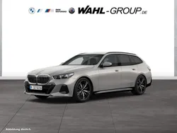 Grau Neu 2025 BMW 520 M Sport Kombi | 61.990 € (Fairer Preis)