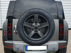 Grau Gebraucht 2022 Land Rover Defender SUV | 64.900 € (Etwas zu teuer)