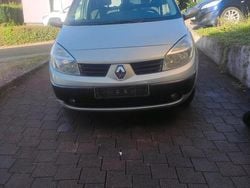 Grau Gebraucht 2004 Renault Scénic II Van / Kleinbus | 2.500 €