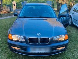 Grau Gebraucht 2001 BMW 318 Limousine | 1.900 € (Guter Preis)