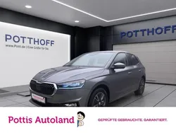 Grau Gebraucht 2024 Skoda Fabia Drive Limousine | 22.977 € (Fairer Preis)