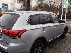 Silber Gebraucht 2016 Mitsubishi Outlander Top SUV | 13.500 € (Guter Preis)